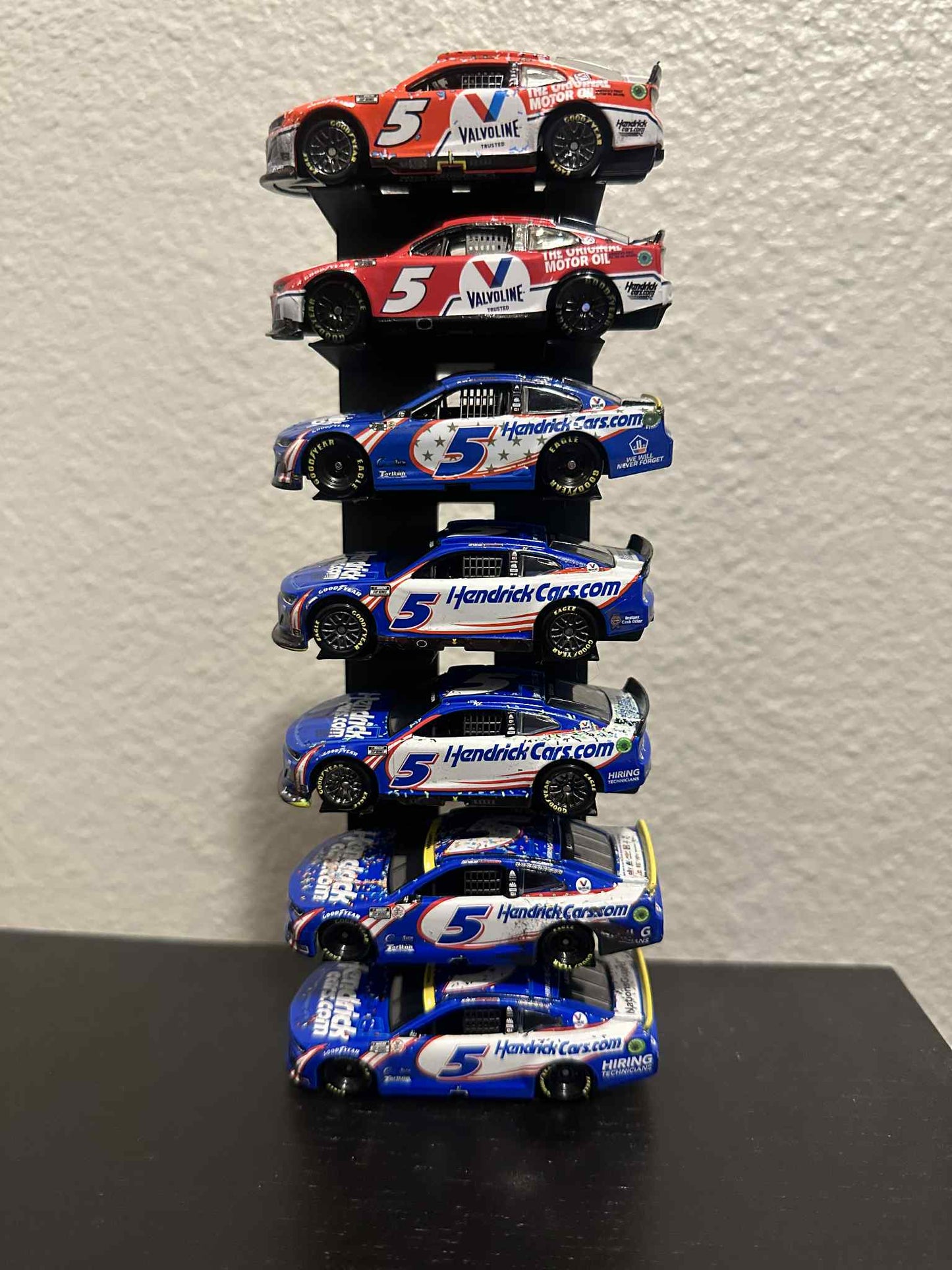 1:64 NASCAR Stand/Shelf/Wall Displays