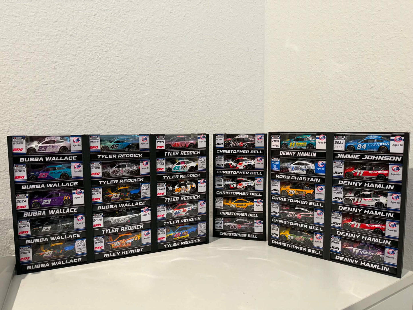 1:64 NASCAR Boxed Display Walls Shelf Table